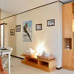 Hostdomus - Royal View Апартаменты Сестриере