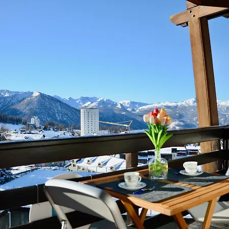 Hostdomus - Royal View Apartman *